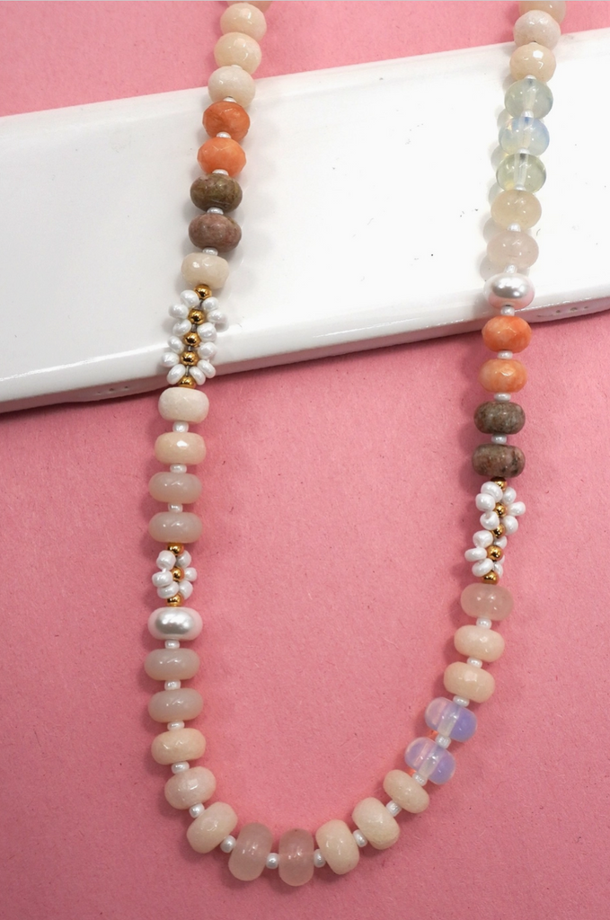 Daisy Beaded Necklace - BluePeppermint Boutique