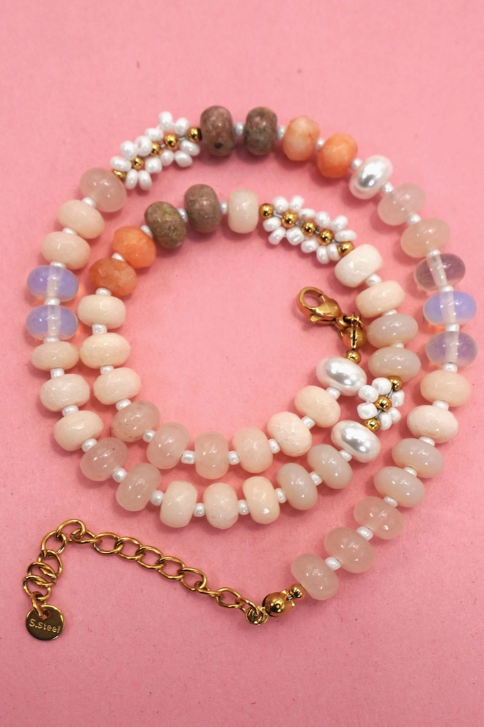 Daisy Beaded Necklace - BluePeppermint Boutique