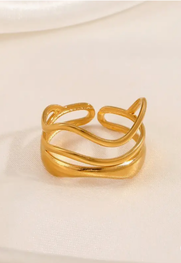 Gold Wavy Ring - BluePeppermint Boutique