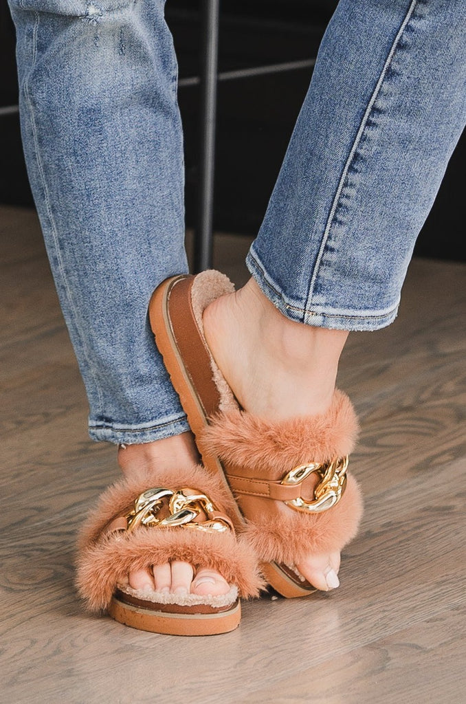Cuban Chanlink Fuzzy Slippers - BluePeppermint Boutique