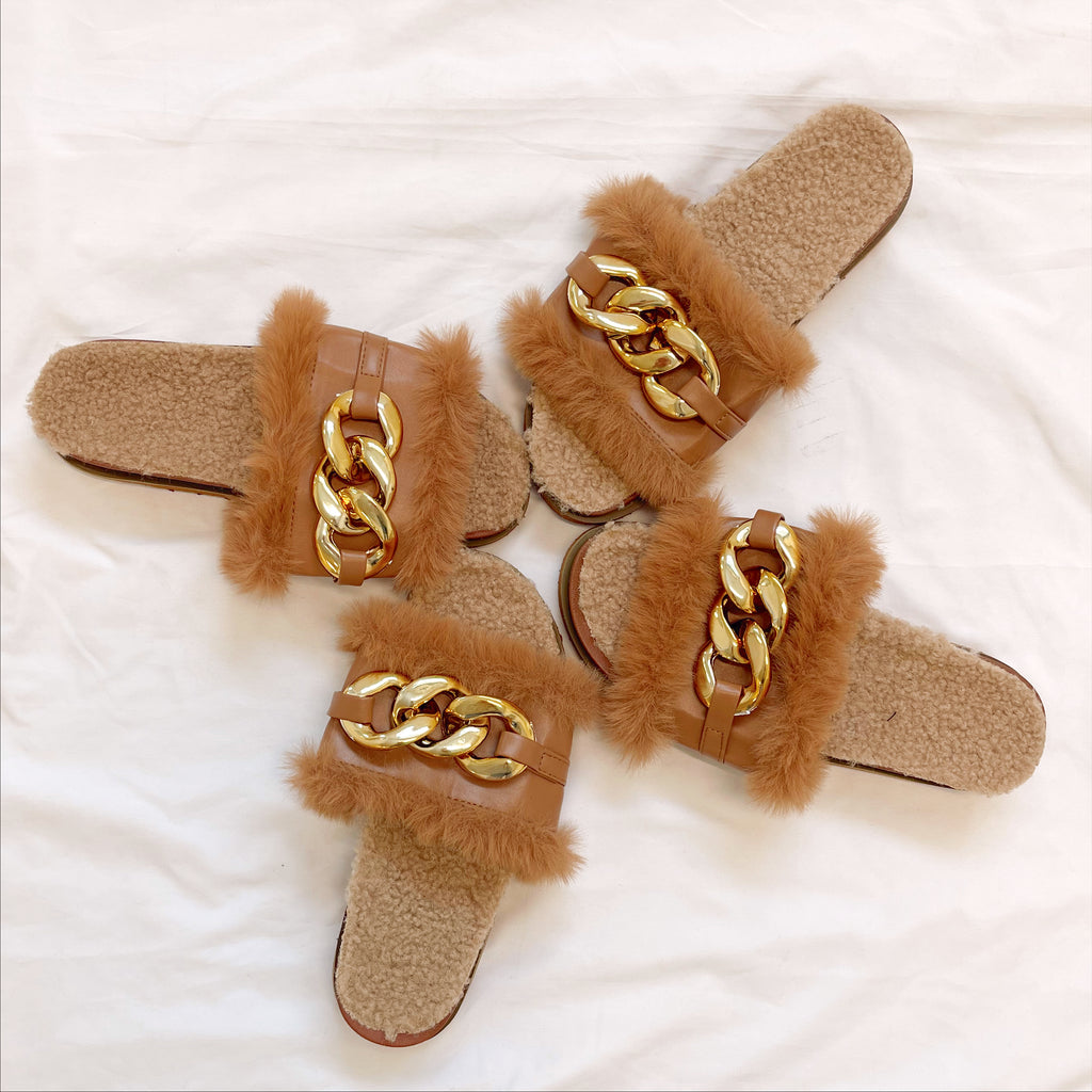 Cuban Chanlink Fuzzy Slippers - BluePeppermint Boutique